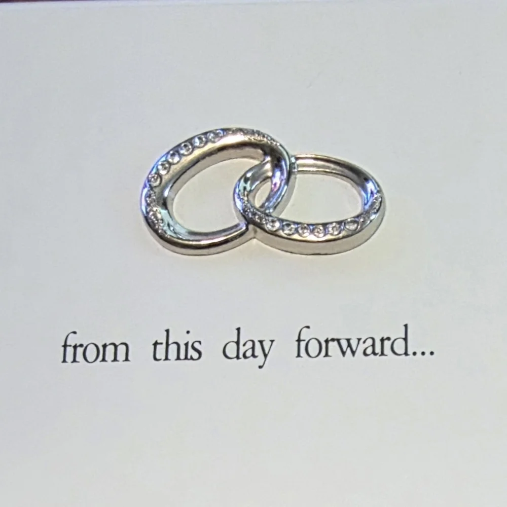 📣 Elegant White 4x6  Photo Frame Featuring 👰💕🤵 Joined  💍 Wedding Bands 💎🎁
